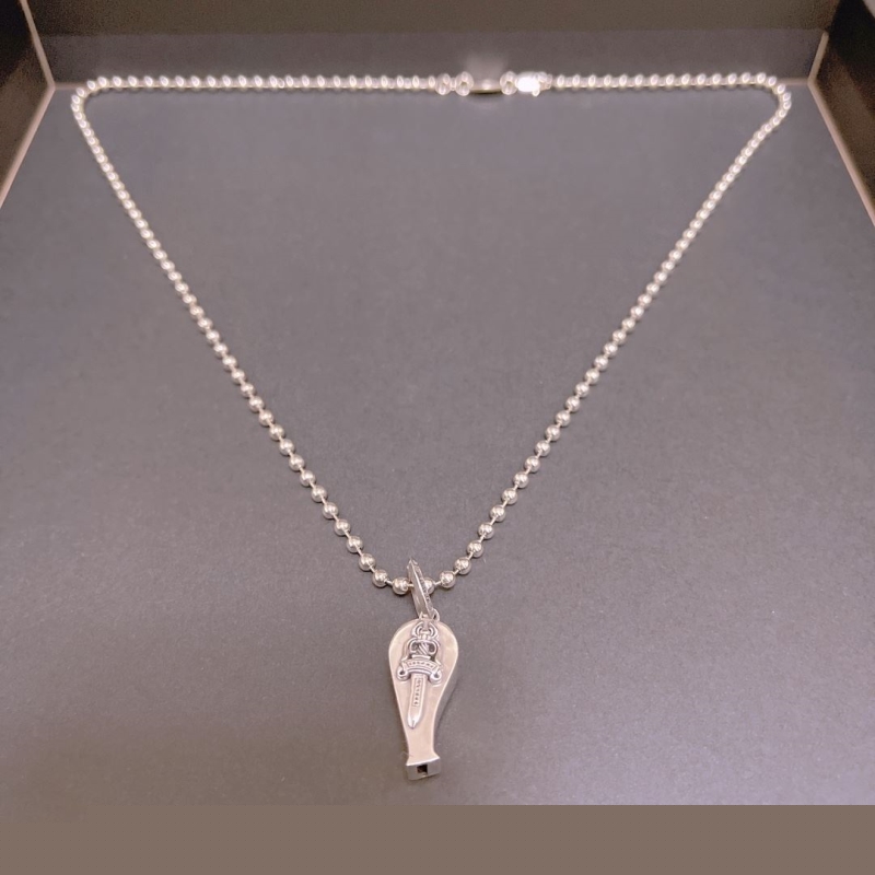 Ch**me He**ts necklaces